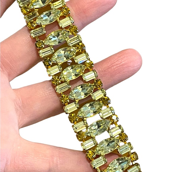 Vintage 1960s Lemon CRYSTAL WEISS Glass gold finish fancy Chunky bracelet - Picture 5 of 14